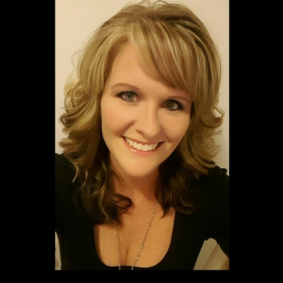 Meet your Posher, Brandy - Picture 1 of 1